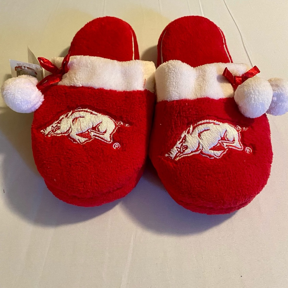 Women’s college edition Arkansas Razorback sliders house shoes